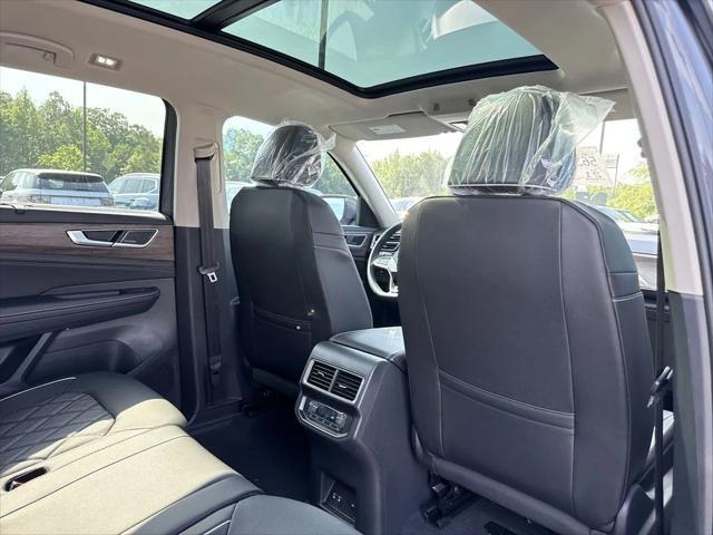 new 2025 Volkswagen Atlas car, priced at $53,548