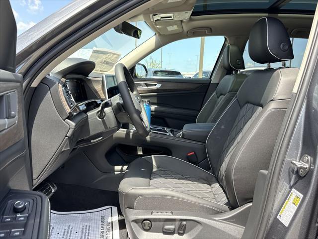 new 2025 Volkswagen Atlas car, priced at $53,911