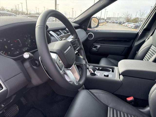 new 2025 Land Rover Discovery car, priced at $71,578