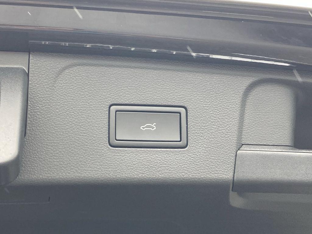 new 2026 Volkswagen Atlas car, priced at $48,131