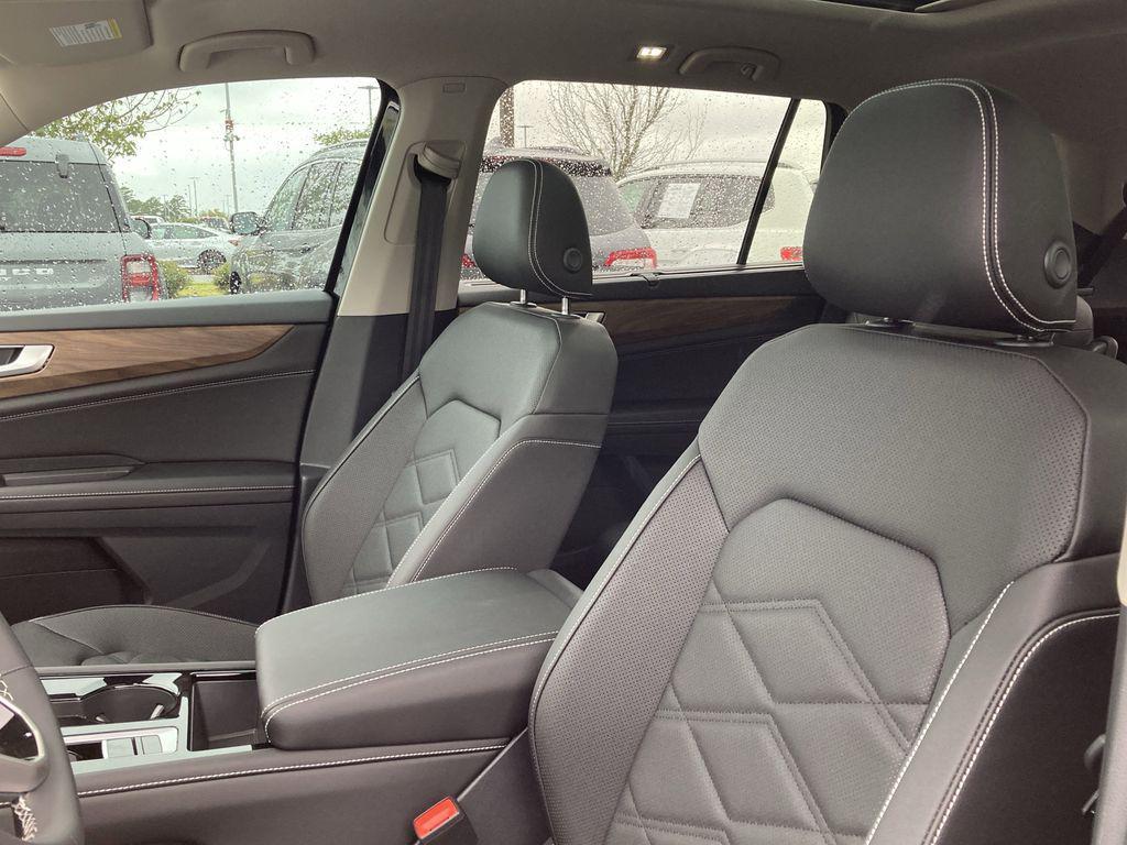 new 2026 Volkswagen Atlas car, priced at $48,131