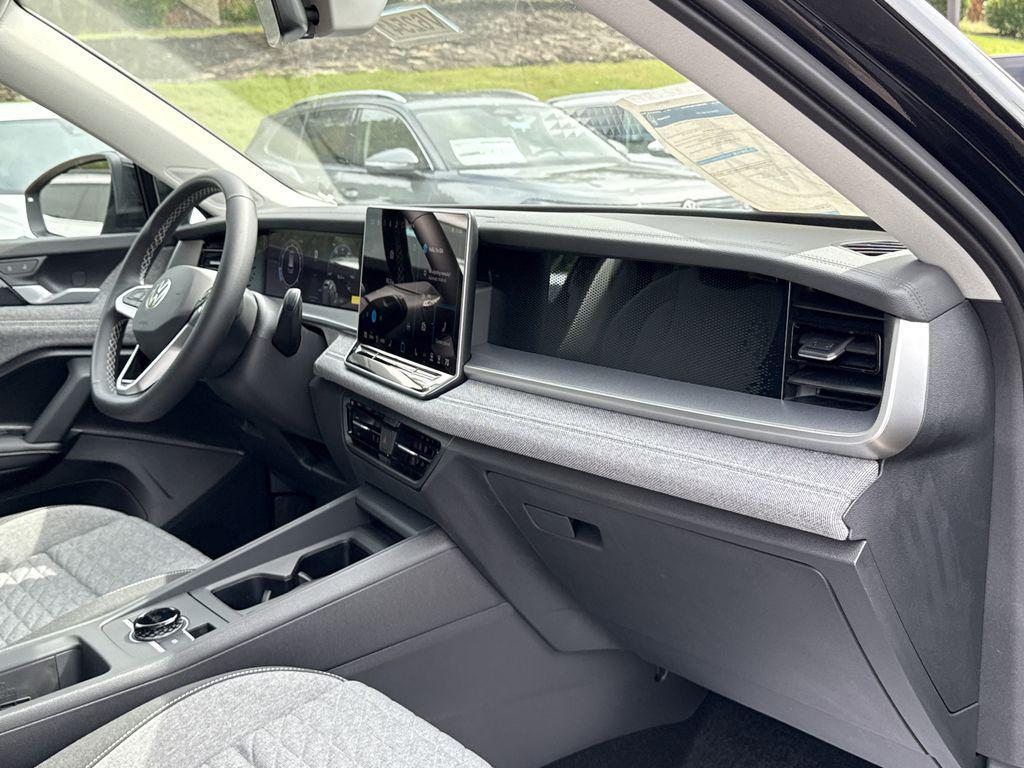 new 2025 Volkswagen Tiguan car, priced at $31,350