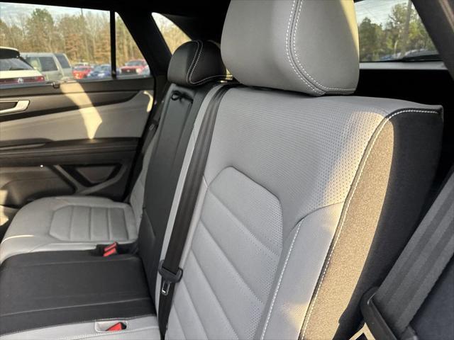 new 2024 Volkswagen Atlas Cross Sport car, priced at $45,000