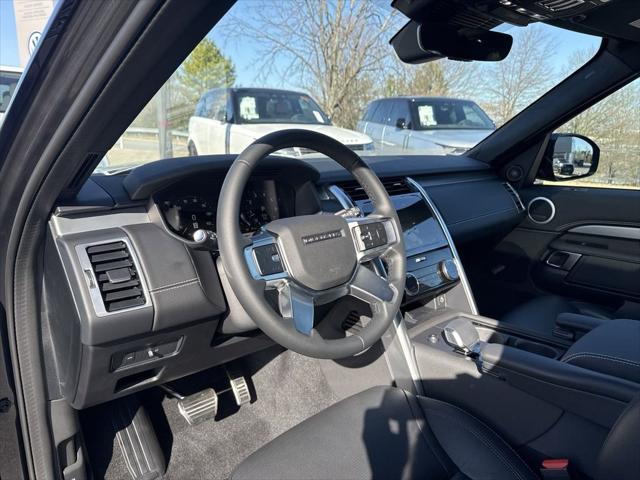 new 2025 Land Rover Discovery car, priced at $76,568