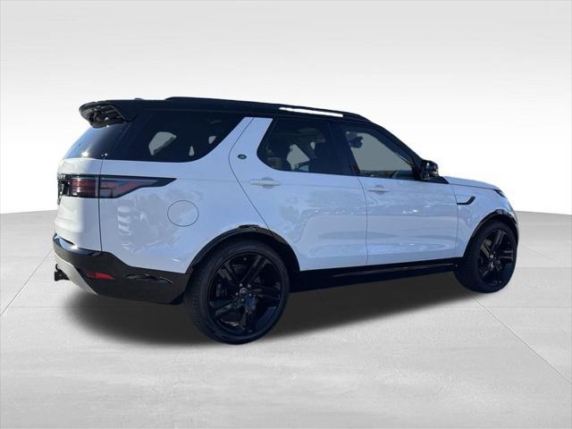 new 2025 Land Rover Discovery car, priced at $87,278