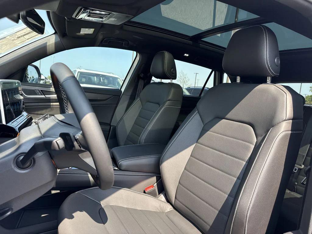 new 2025 Volkswagen Atlas Cross Sport car, priced at $47,526