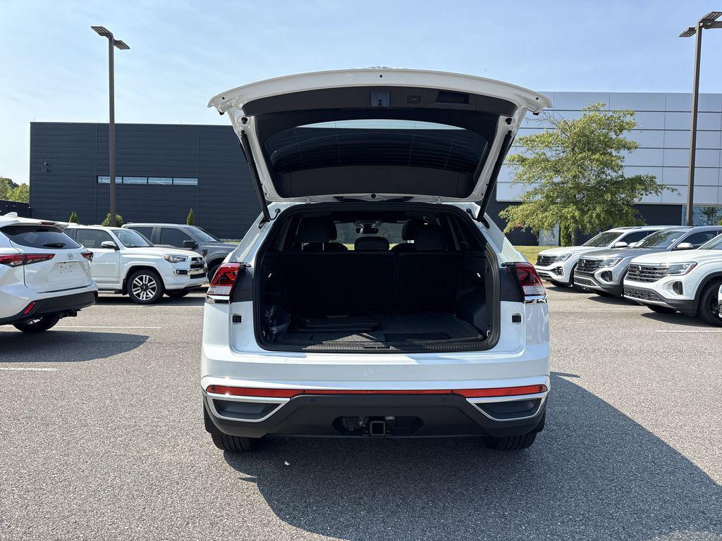new 2025 Volkswagen Atlas Cross Sport car, priced at $48,526