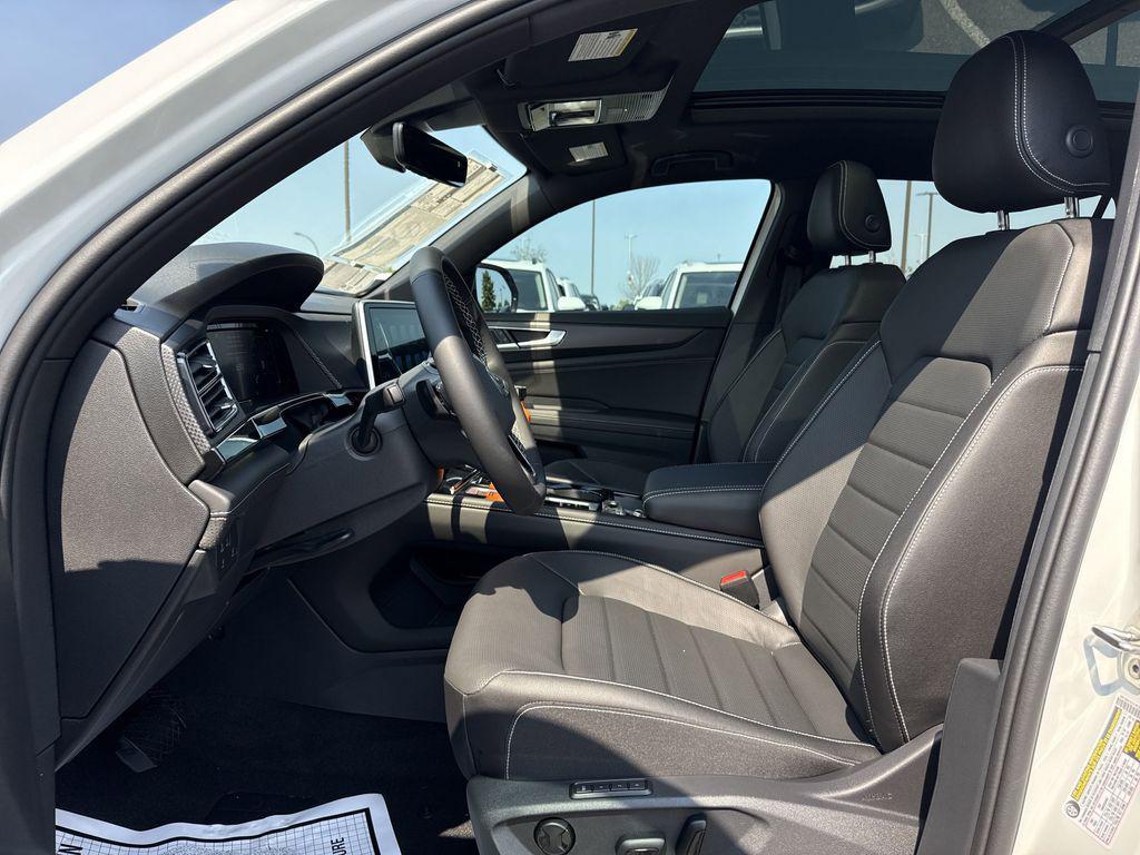 new 2025 Volkswagen Atlas Cross Sport car, priced at $48,526