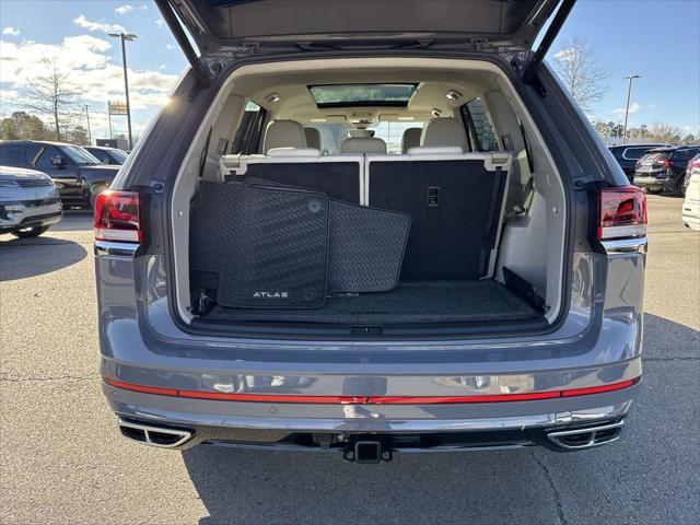 new 2025 Volkswagen Atlas car, priced at $52,348