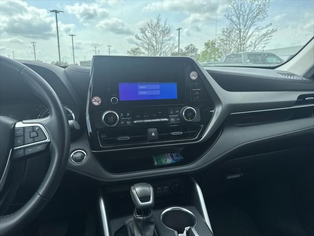 used 2023 Toyota Highlander car, priced at $32,500