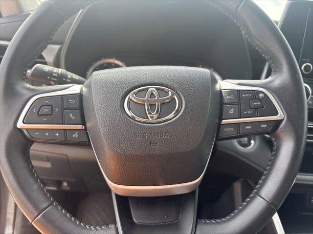 used 2023 Toyota Highlander car, priced at $32,500