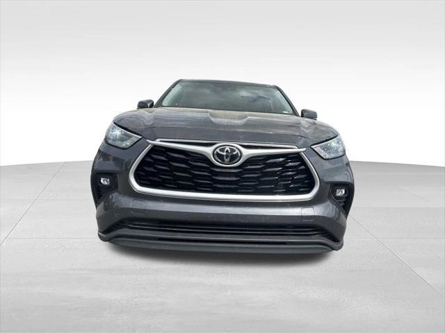 used 2023 Toyota Highlander car, priced at $32,000