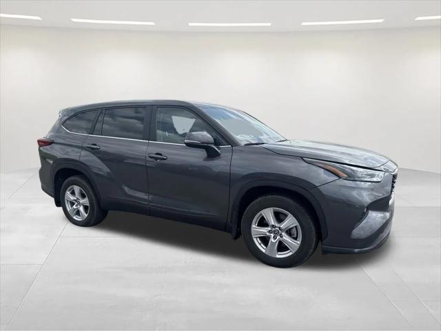 used 2023 Toyota Highlander car, priced at $29,500