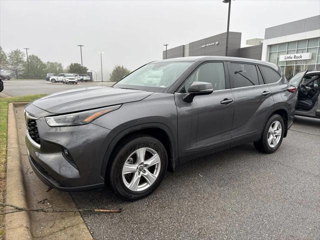 used 2023 Toyota Highlander car, priced at $34,000