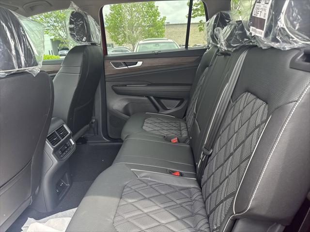 new 2025 Volkswagen Atlas car, priced at $52,348