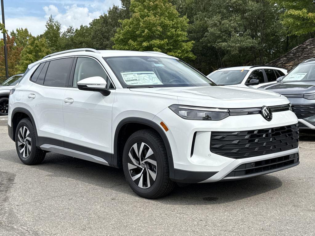 new 2025 Volkswagen Tiguan car, priced at $31,336