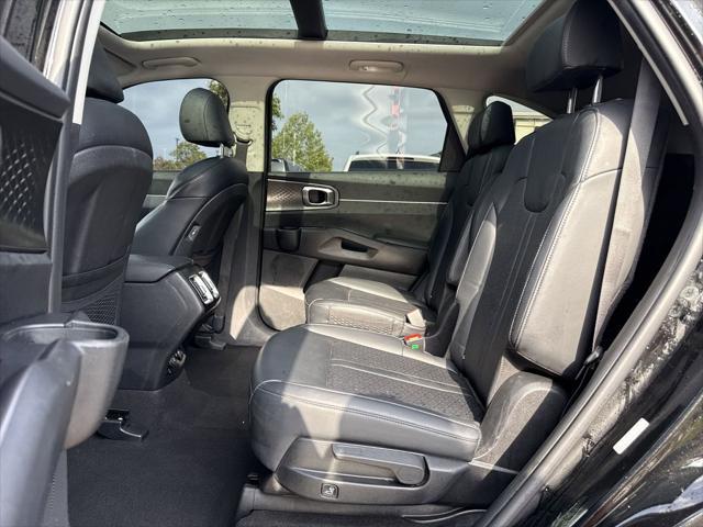 used 2022 Kia Sorento Hybrid car, priced at $25,650