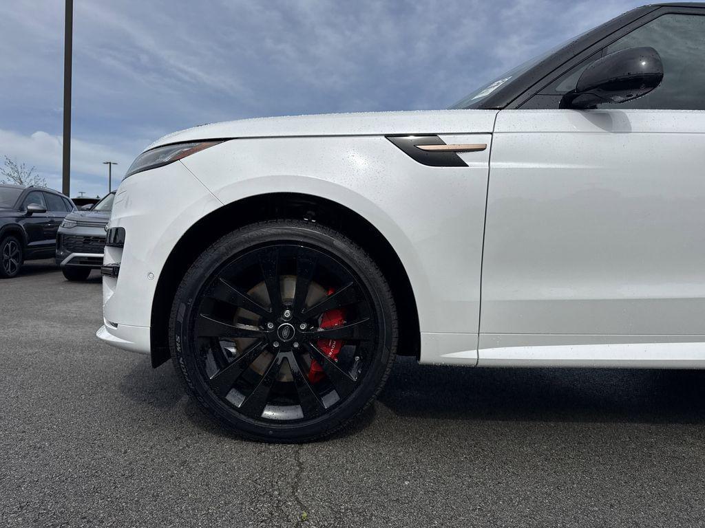 new 2025 Land Rover Range Rover Sport car, priced at $119,075