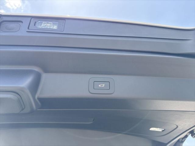 new 2025 Land Rover Range Rover Sport car, priced at $106,850