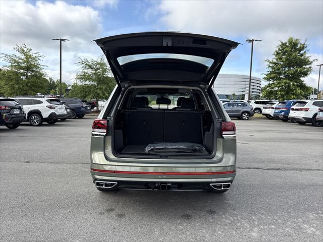 new 2025 Volkswagen Atlas car, priced at $54,011