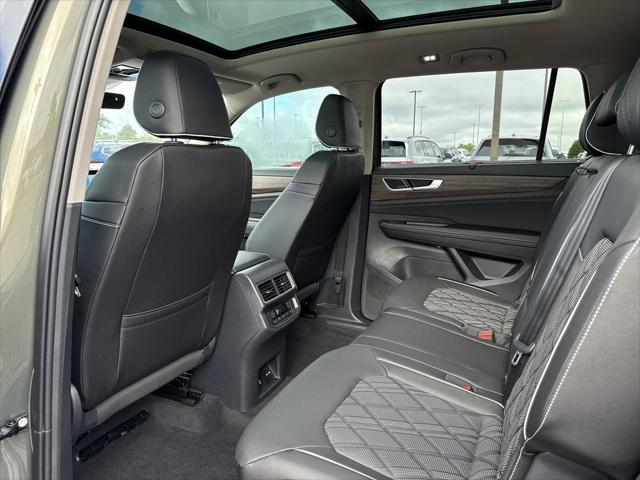 new 2025 Volkswagen Atlas car, priced at $54,011