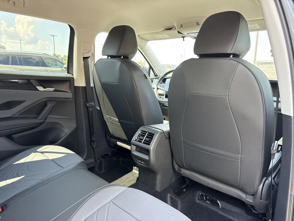 new 2025 Volkswagen Tiguan car, priced at $33,000