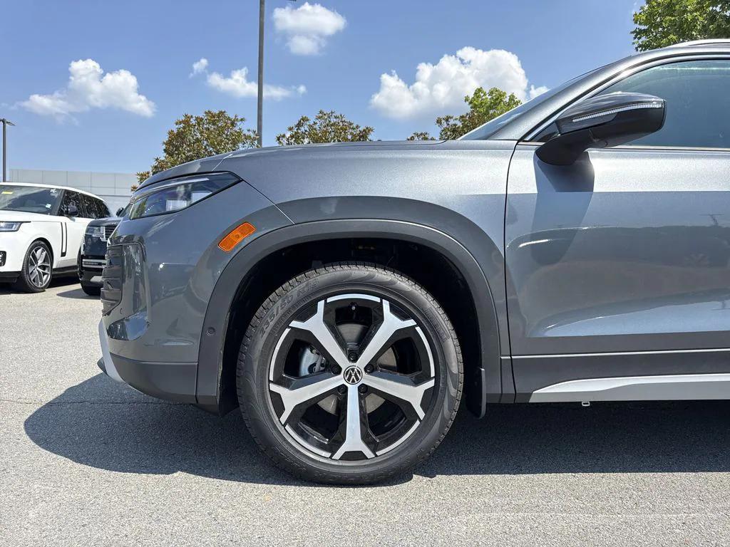 new 2025 Volkswagen Tiguan car, priced at $33,000