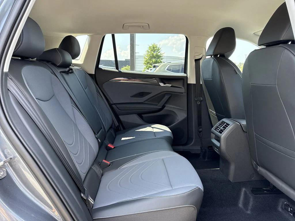 new 2025 Volkswagen Tiguan car, priced at $33,000