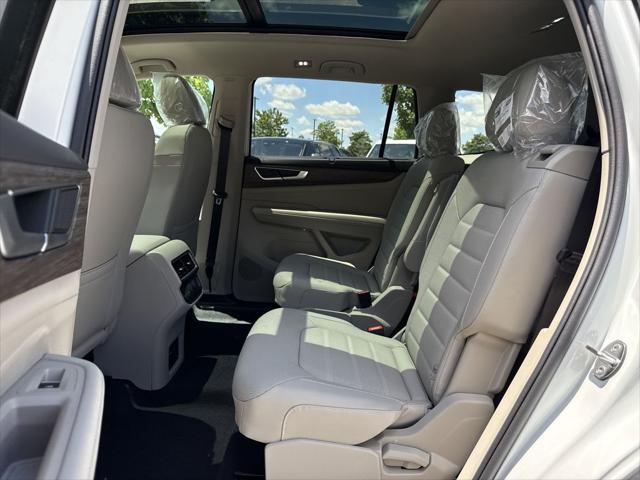 new 2025 Volkswagen Atlas car, priced at $49,107