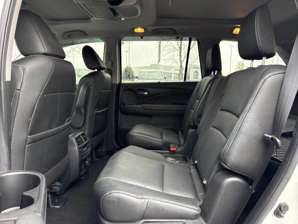 used 2022 Honda Pilot car, priced at $31,000