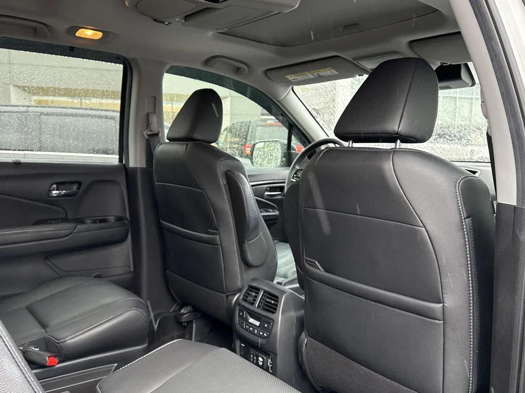 used 2022 Honda Pilot car, priced at $31,000