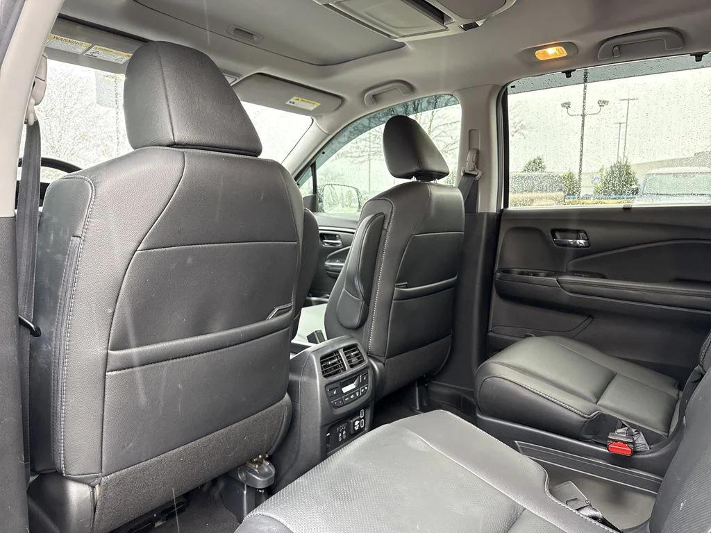 used 2022 Honda Pilot car, priced at $31,000