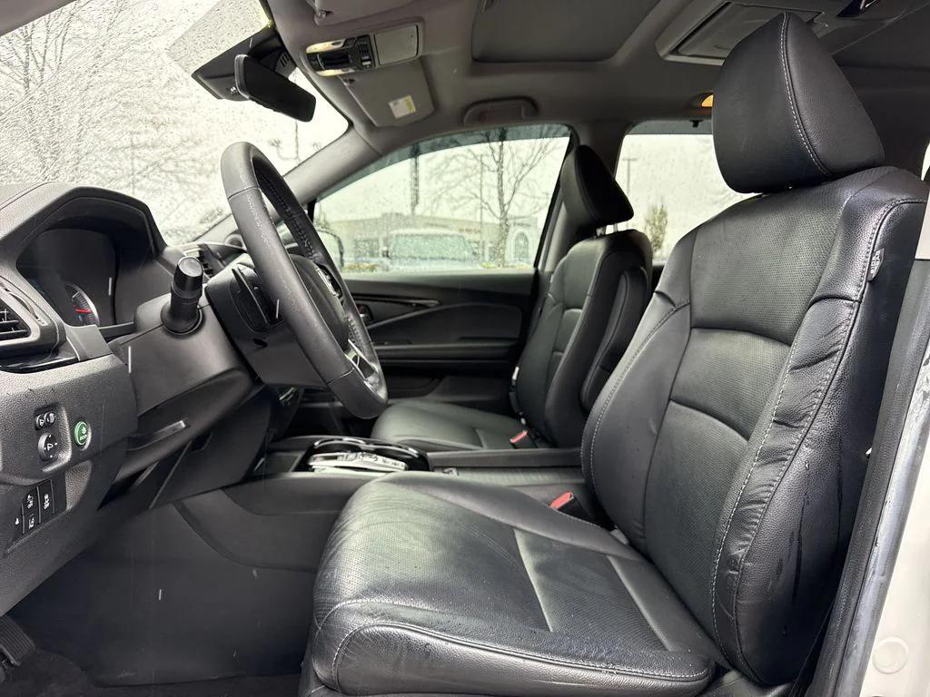 used 2022 Honda Pilot car, priced at $31,000