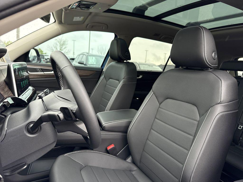 new 2025 Volkswagen Atlas car, priced at $48,291