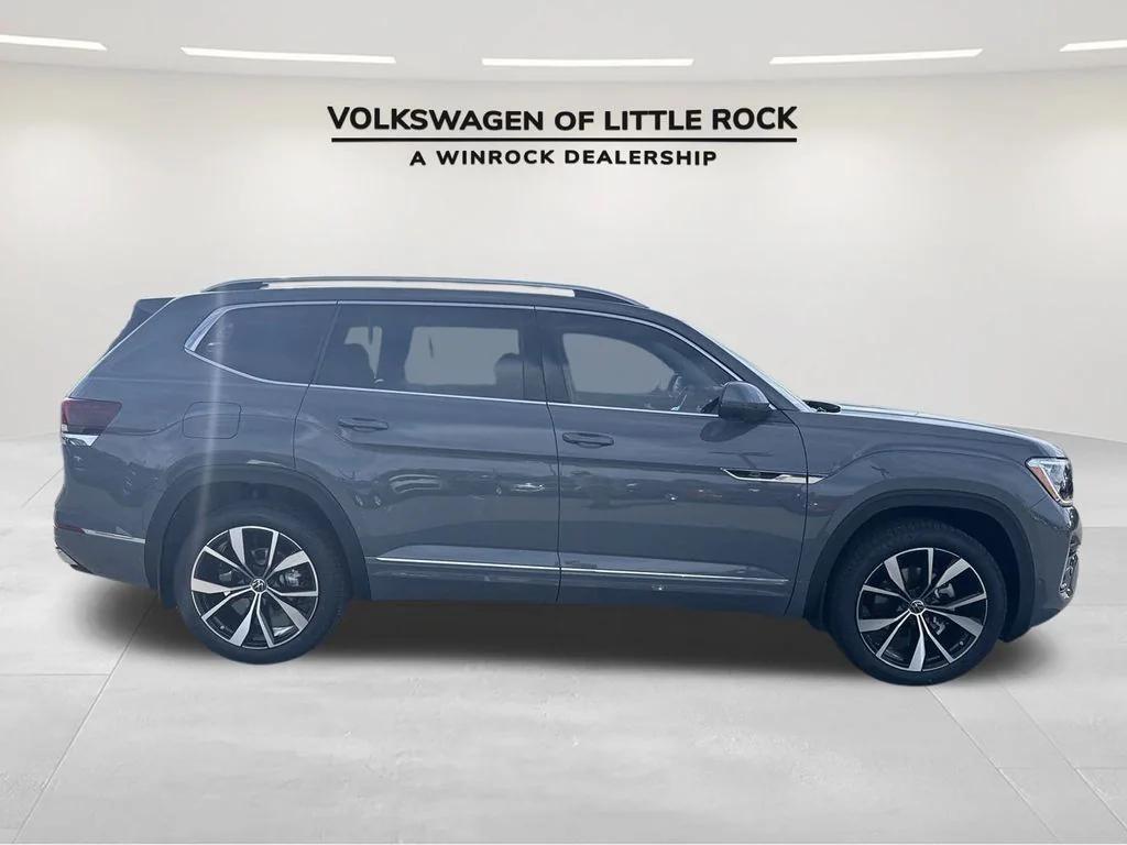 new 2025 Volkswagen Atlas car, priced at $54,000