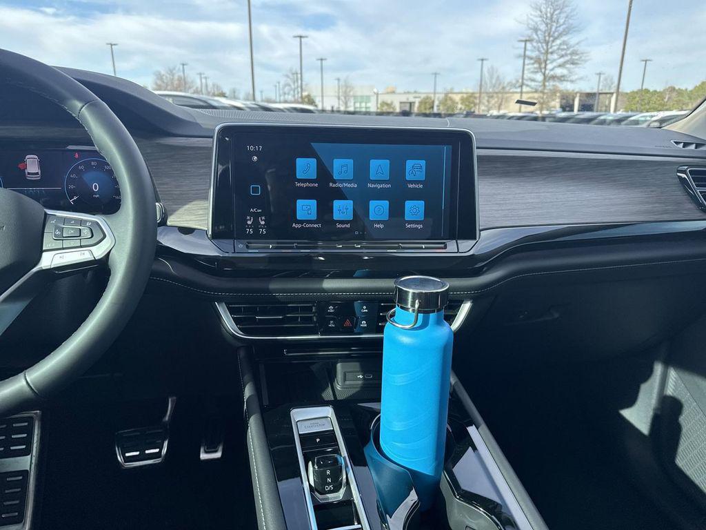 new 2025 Volkswagen Atlas car, priced at $54,000