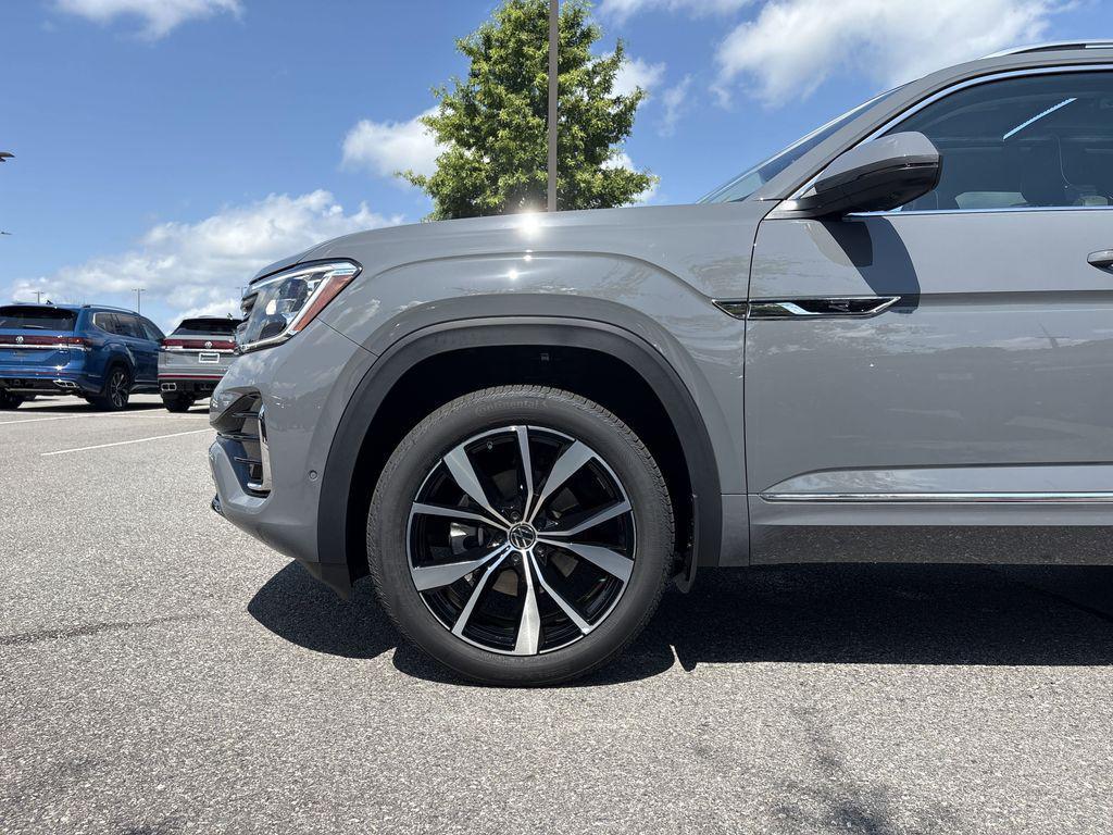 new 2025 Volkswagen Atlas car, priced at $54,348