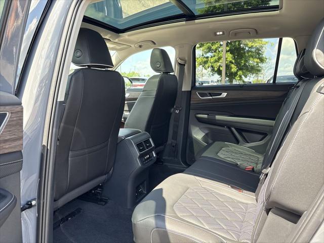new 2025 Volkswagen Atlas car, priced at $54,448