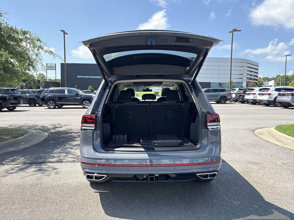 new 2025 Volkswagen Atlas car, priced at $54,348