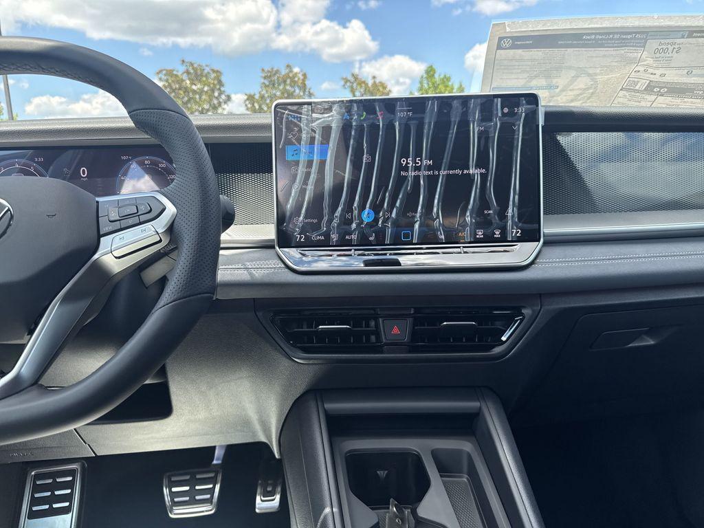 new 2025 Volkswagen Tiguan car, priced at $39,177