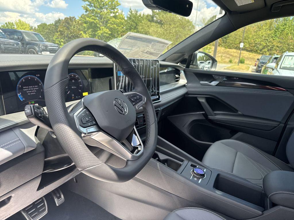 new 2025 Volkswagen Tiguan car, priced at $39,177