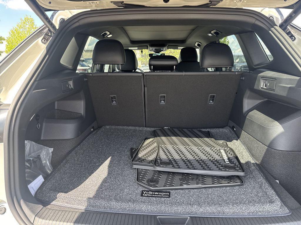 new 2025 Volkswagen Tiguan car, priced at $39,177