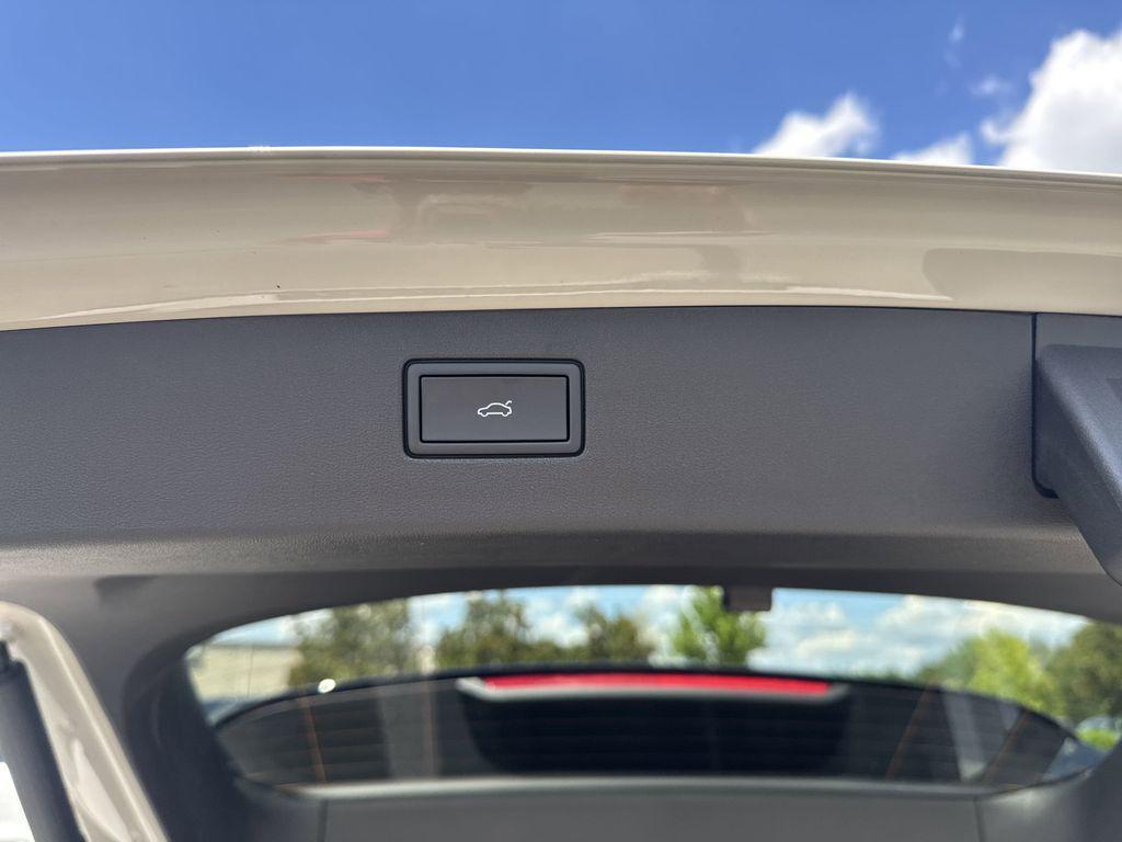 new 2025 Volkswagen Tiguan car, priced at $39,177