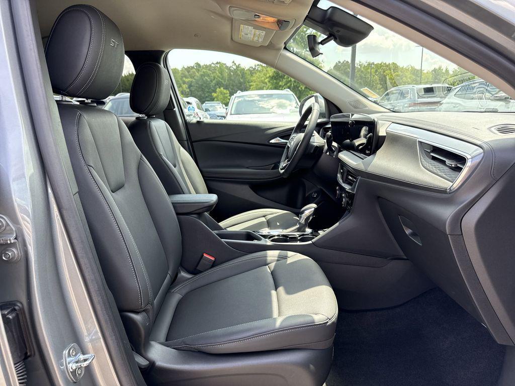 used 2024 Buick Encore GX car, priced at $20,000