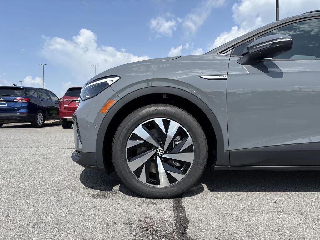 new 2025 Volkswagen ID.4 car, priced at $45,720