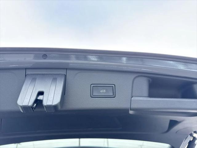 new 2025 Volkswagen Atlas car, priced at $48,539