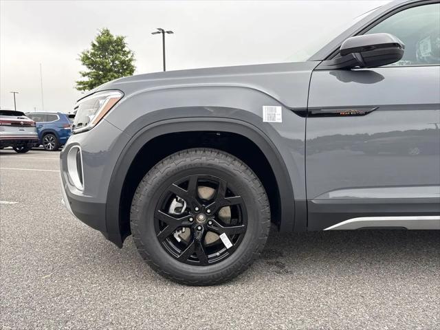 new 2025 Volkswagen Atlas car, priced at $48,539