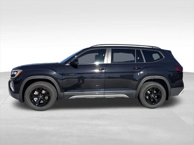 new 2025 Volkswagen Atlas car, priced at $46,002