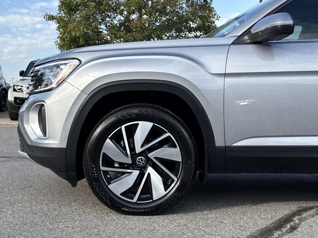 used 2025 Volkswagen Atlas car, priced at $38,000