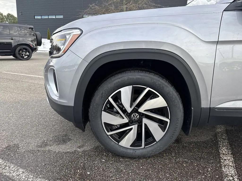 used 2025 Volkswagen Atlas car, priced at $41,500